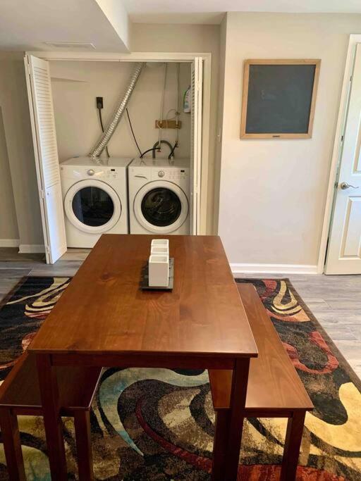 Апартаменти Block From Metro Free Street Parking! Вашингтон Екстер'єр фото